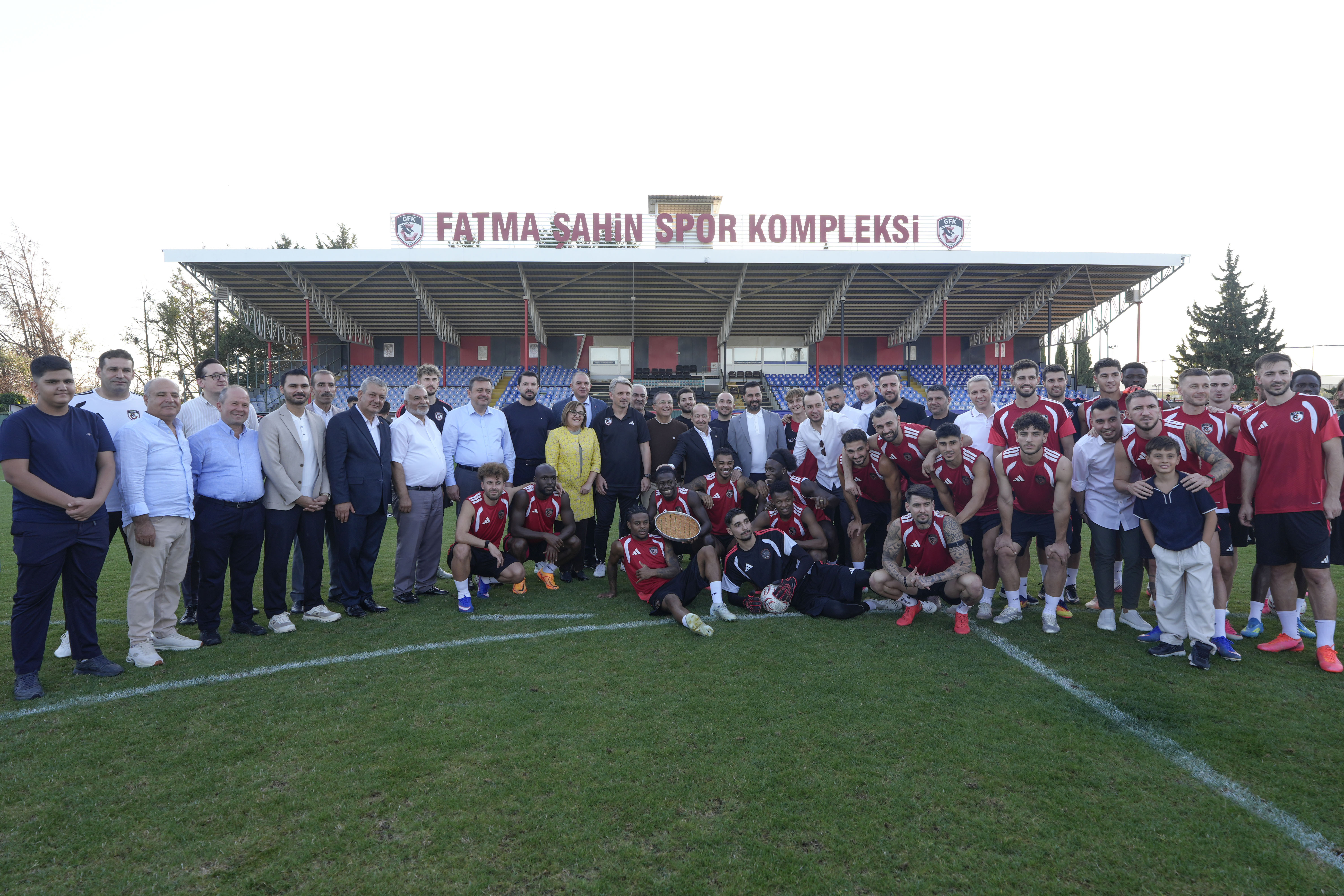 FENERBAHÇE MAÇI ÖNCESİ TAKIMIMIZA MORAL ZİYARETİ