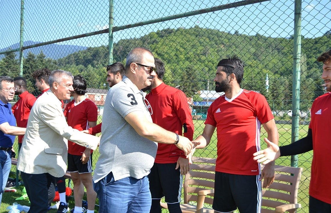 BAŞKANIMIZ TAKIMI YALNIZ BIRAKMIYOR