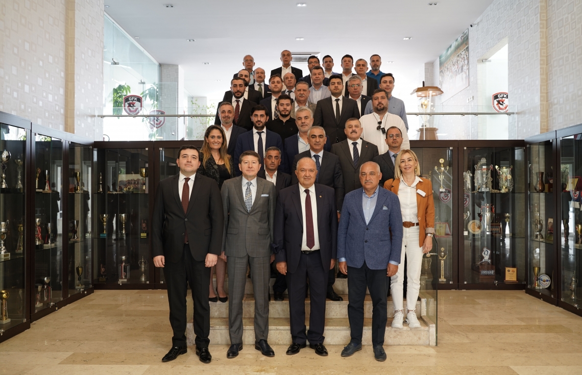 KULÜBÜMÜZ YÖNETİM KURULU BAŞKANLIĞI CEVDET AKINAL'A DEVREDİLDİ