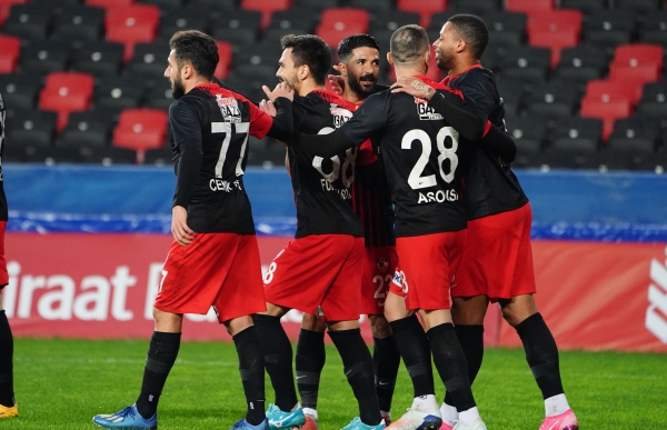 MAÇ SONUCU | Gaziantep 3-0 Serik Belediyespor