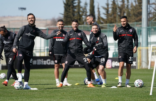 ANTALYASPOR MAÇINA HAZIRIZ!