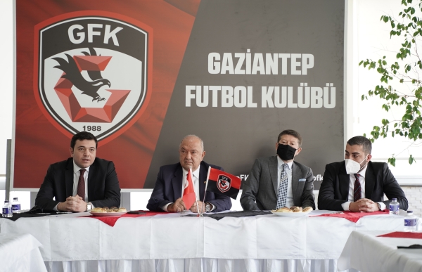 KULÜBÜMÜZ YÖNETİM KURULU BAŞKANLIĞI CEVDET AKINAL'A DEVREDİLDİ