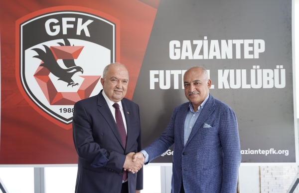 KULÜBÜMÜZ YÖNETİM KURULU BAŞKANLIĞI CEVDET AKINAL'A DEVREDİLDİ