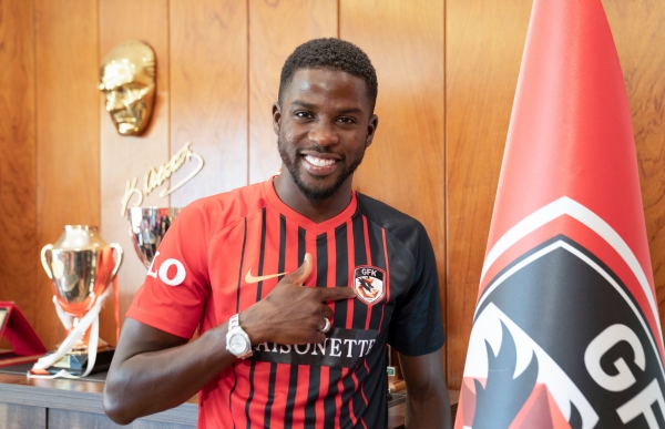 PAPY DJILOBODJI İLE 3 YIL DAHA!